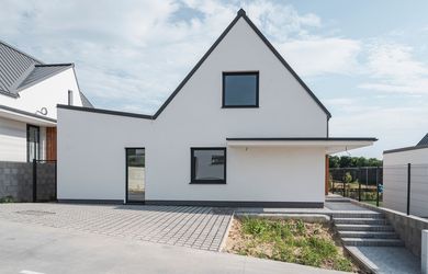 POSLEDNÁ ŠANCA BÝVAŤ V PROJEKTE LINTAVY