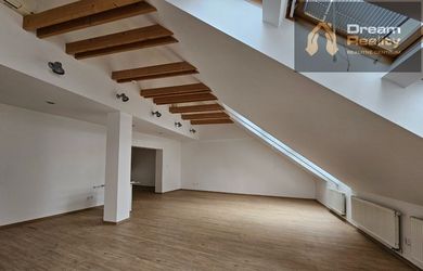 KANCELÁRSKO - OBCHODNÝ PRIESTOR NA PRENÁJOM V CENTRE MESTA