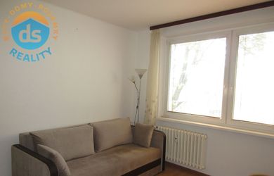 Na prenájom prerobený, zariadený jednoizbový byt, 28 m2 + pivnica, Piešťany - ul. Teplická