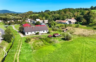 Slnečný, stavebný pozemok o veľkosti 1524m2 v obci Beluj