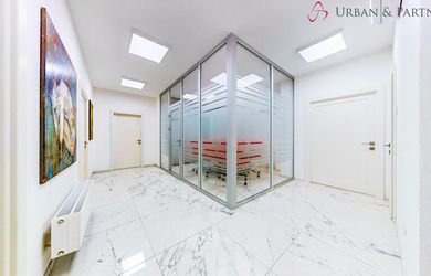 Predaj 5 izbového bytu na kancelárie na Jakubovom námestí v centre