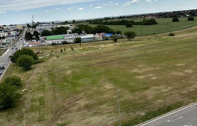 Prenájom pozemku pri OC ISLAND Trnava – vhodné na podujatia