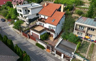 BOSEN | 6 izbový rodinný dom s vinohradom, 889 m2, Líščie údolie