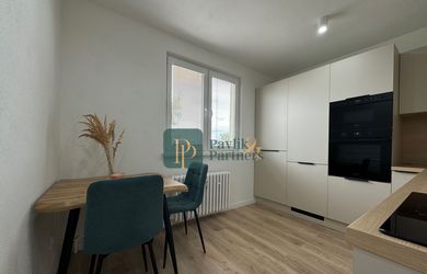 Prenájom krásny 2 izbový byt, kompletne zariadený, centrum mesta