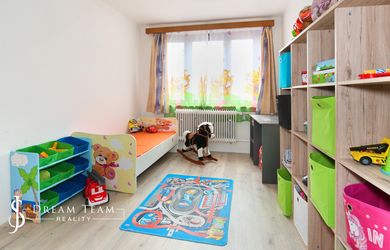 Priestranný rodinný dom pre viacčlennú rodinu v obci Hrušov