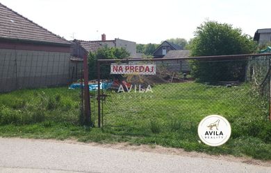 AVILA NA PREDAJ: stavebný pozemok 426m2 - Veľká Mača