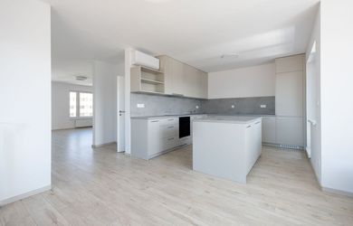 4-izbový byt (132 m2) s terasou 73m2 na Kohútovej ulici – Ružinov