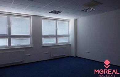 Malé kancelárie, 14m2, výborná poloha, Ružinov, Hraničná