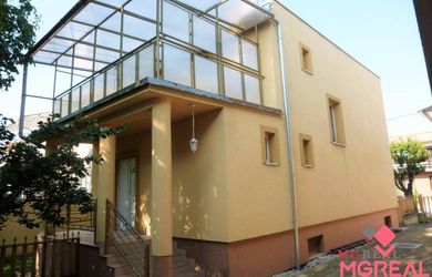 Podnikanie - bývanie - 2x dom Topoľčany