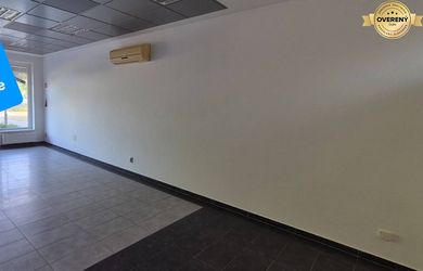 Na prenájom obchodné alebo kancelárske priestory Nové Zámky 36m2-Voľné