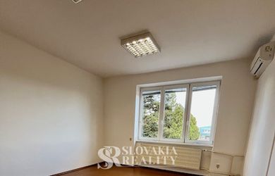 Kancelária Mlynárce, 22 m2, klimatizácia