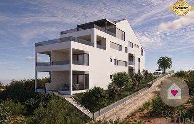 PAG/MANDRE - 4i apartmán na najvyššom poschodí s úžasnou terasou