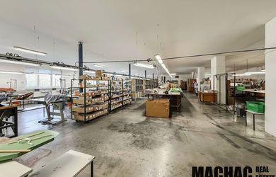 Priemyselná hala s administratívnymi priestormi, skladom 850 m2, bývalý areál TAZ, Trnava