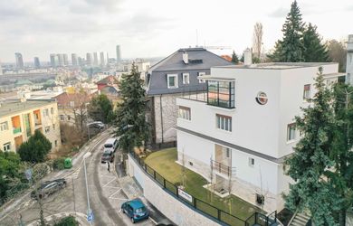 Nová vila s krásnym výhľadom pod bratislavským Slavínom na predaj