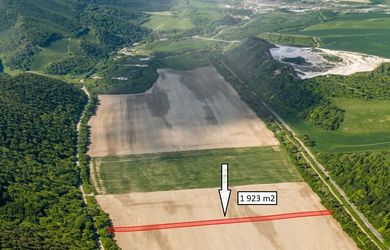 Pozemky v prírode v Hradišti pod Vrátnom - 43 672 m2