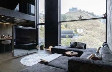 JASNÁ- Skvost na trhu! Jedinečný 4i apartmán s vlastným SPA, garážou pre dve autá, výhľadom na Chopok a priamo na zjazdovke!