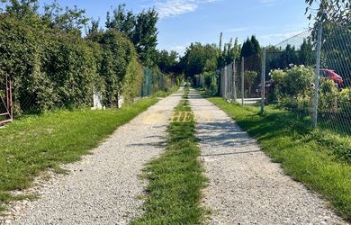 ????POZEMOK - ZÁHRADA, ULICA ŠURANSKÁ,ČERMÁŇ-NITRA