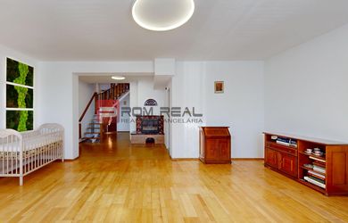 Na PREDAJ 5 izbový rodinný dom s bazénom Pezinok - Limbach