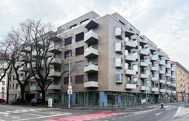 AZ PROPERTY* ponúka na prenájom garážové stojisko v projekte Nová Vajnorská