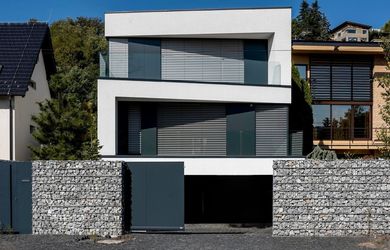 Exkluzívna 5izbová vila s vyhrievaným bazénom a dizajnovou záhradou