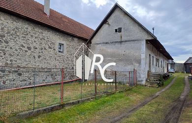 Rodinný dom v obci Háj v pôvodnom stave