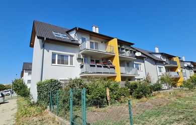 DEVÍNSKA NOVÁ VES - prenájom, priestranný 3-izbový byt s balkónom, bezproblémové parkovanie