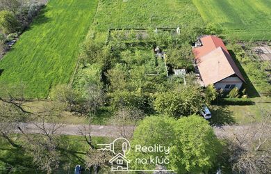 Na predaj pozemok v obci Palárikovo