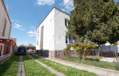 WFG | SAMOSTATNÝ OBJEKT NA 729 m² POZEMKU | BÝVANIE + PODNIKANIE | BRATISLAVA - Podunajské Biskupice