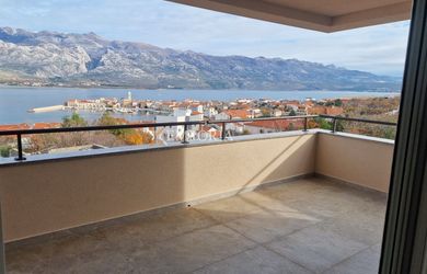 Novostavba s výhľadom na more – apartmán vo Vinjeraci (94,47 m²)