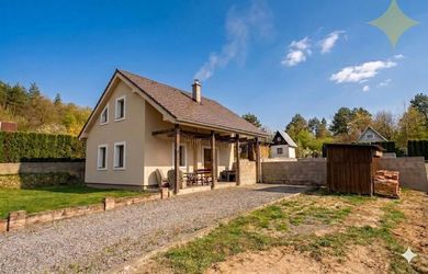 ►????Novostavba chaty-RD pri Banskej Štiavnici, slnečný pozemok, Top výhľady.