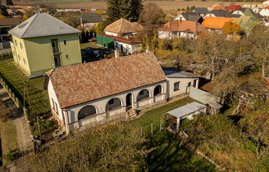 Rodinný dom v slušnej obci s veľkorysým pozemkom (4134 m2) - Kosihy nad Ipľom