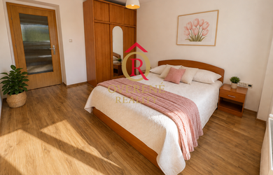 3-IZBOVÝ BYT PO KOMPLETNEJ REKONŠTRUKCII, ISTEBNÉ, ZARIADENÝ, 2 PIVNICE