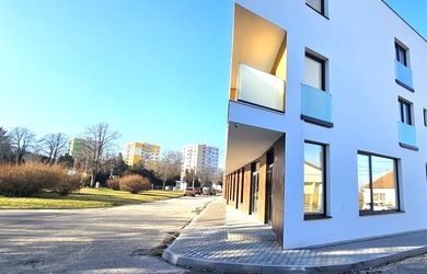 Exkluzívne PNORF – nájom, prémiové obchodné priestory, 100 m2, polyfunkčný objekt KALINČIAKOVA