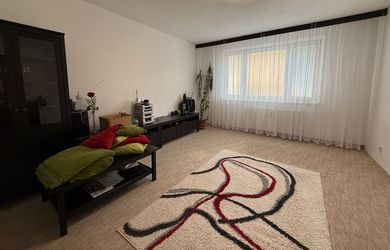 Priestranný 3i byt s výhľadom a nízkymi nákladmi – BB, Podlavice
