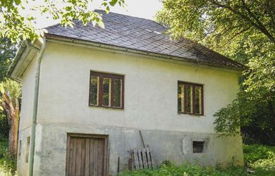 SPEKTRUM REALITY- Na predaj 3-izbový rodinný dom / chalupa s pozemkom 1840 m2, Valaská Bela, okres Prievidza