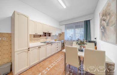 BOSEN |6 izb. starší dom s pivnicou a garážou v Miloslavove