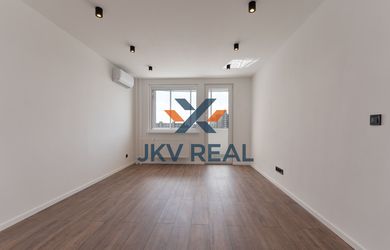 Kompletne zrekonštruovaný Luxusný 4-Izbový byt na predaj