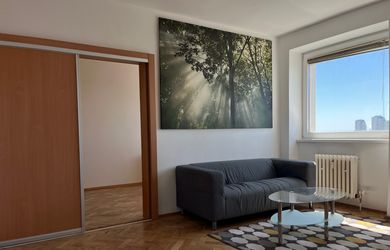 REZERVOVANÉ - Predáme svetlý 2-izbový byt s atraktívnym výhľadom na mesto