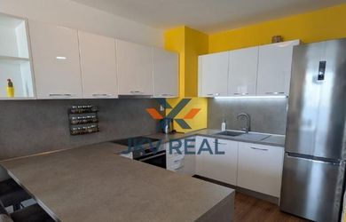 Moderný 2-izbový byt s balkónom a výhľadom