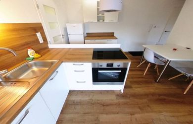Mezonetový 2-izbový byt s 2 balkónmi a parkovacím miestom – Spišská Nová Ves