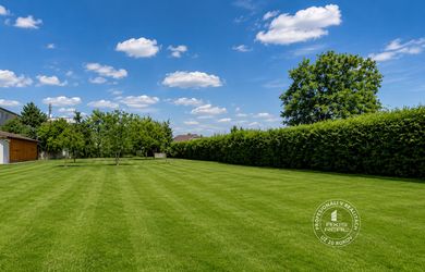 AXIS REAL | Veľký stavebný pozemok 1463 m2, Miloslavov, Alžbetin Dvor