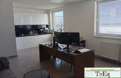 Na prenájom kancelársky priestor 90 m2 + terasa Banská Bystrica
