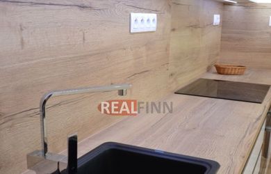 REZERVOVANÉ. REALFINN EXKLUZÍVNE PREDAJ - LUXUSNÝ 3 IZBOVÝ BYT PO REKONŠTRUKCII, NOVÉ ZÁMKY