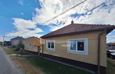 Rodiný dom s pozemkom 436 m², Šurany, Nové Zámky