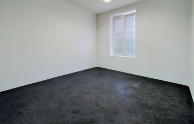 Prenájom útulnej kancelárie 15,5 m² v Starom Meste – Odborárske nám.