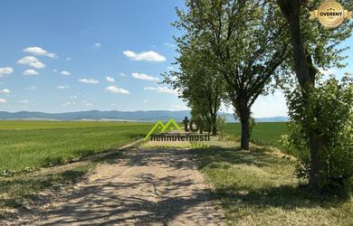 Rozsiahle pozemky s rozvojovým potenciálom Veľké Bedzany - Jacovce
