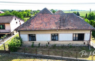 MADLEŇÁK Reality | Na predaj starší 5-izbový rodinný dom v Komjaticiach
