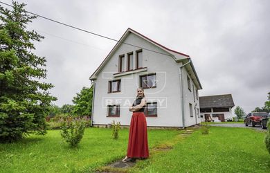 *ZNÍŽENÁ CENA* Veľký rodinný dom s 2 bytovými jednotkami NA PREDAJ | Suchá Hora
