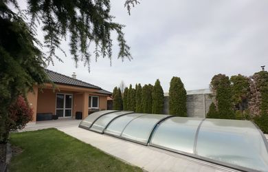 BOSEN | Nadštandardný 4 izbový rodinný dom s budovou pre hostí v obci Trstice