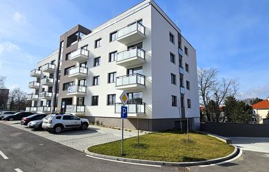 PNORF – nájom zariadeného a klimatizovaného 2i bytu s balkónom | Vivien | Fraštacká ul.